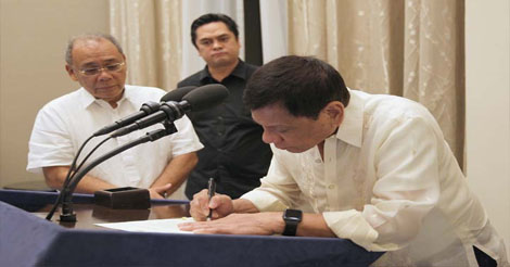 Duterte Signs EO on FOI