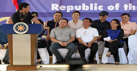 Duterte Robredo on Yolanda Housing
